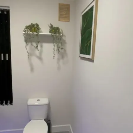A Beautiful 2 Bedroom شقة *