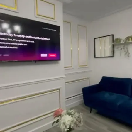 A Beautiful 2 Bedroom *